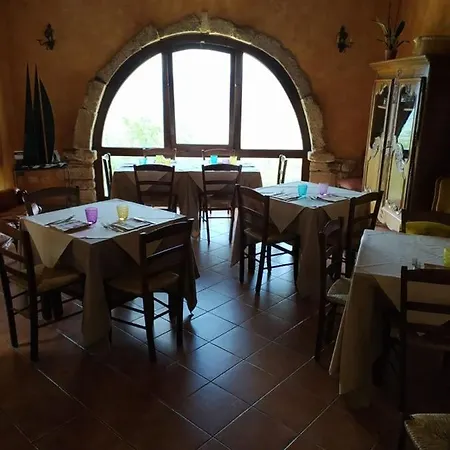 מלון Antico Borgo Di *