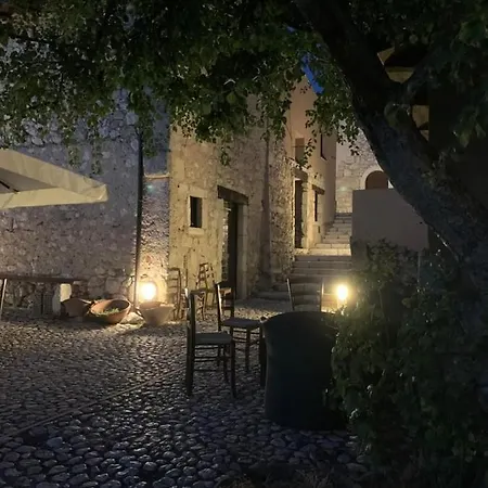 Antico Borgo Di *