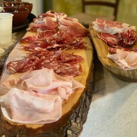 Antico Borgo Di מלון