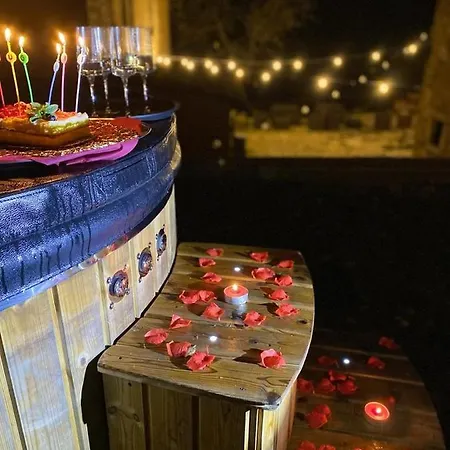 Antico Borgo Di מלון Albe